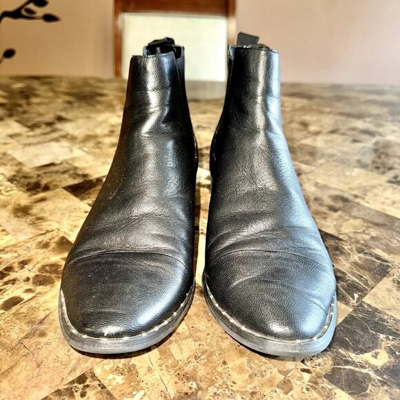 Dolce Vita Black Leather Block Heel Studded Chelsea Boot Booties - Picture 5 of 10